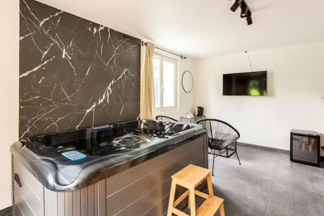 Le Chill Suite & Spa Boissy-Saint-Léger 외부 사진